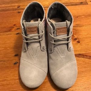 Toms wedge lace up shoe
